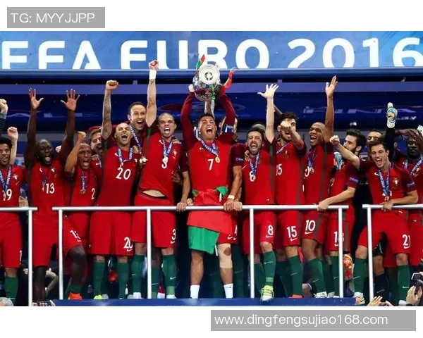 致敬足球传奇球星:回顾伟大瞬间与永恒经典的拼搏精神 致敬足球传奇球星:回顾伟大瞬间与永恒经典的拼搏精神