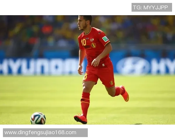 全球最强足球巨星震撼壁纸合集 展现力量与技术的巅峰时刻 全球最强足球巨星震撼壁纸合集 展现力量与技术的巅峰时刻